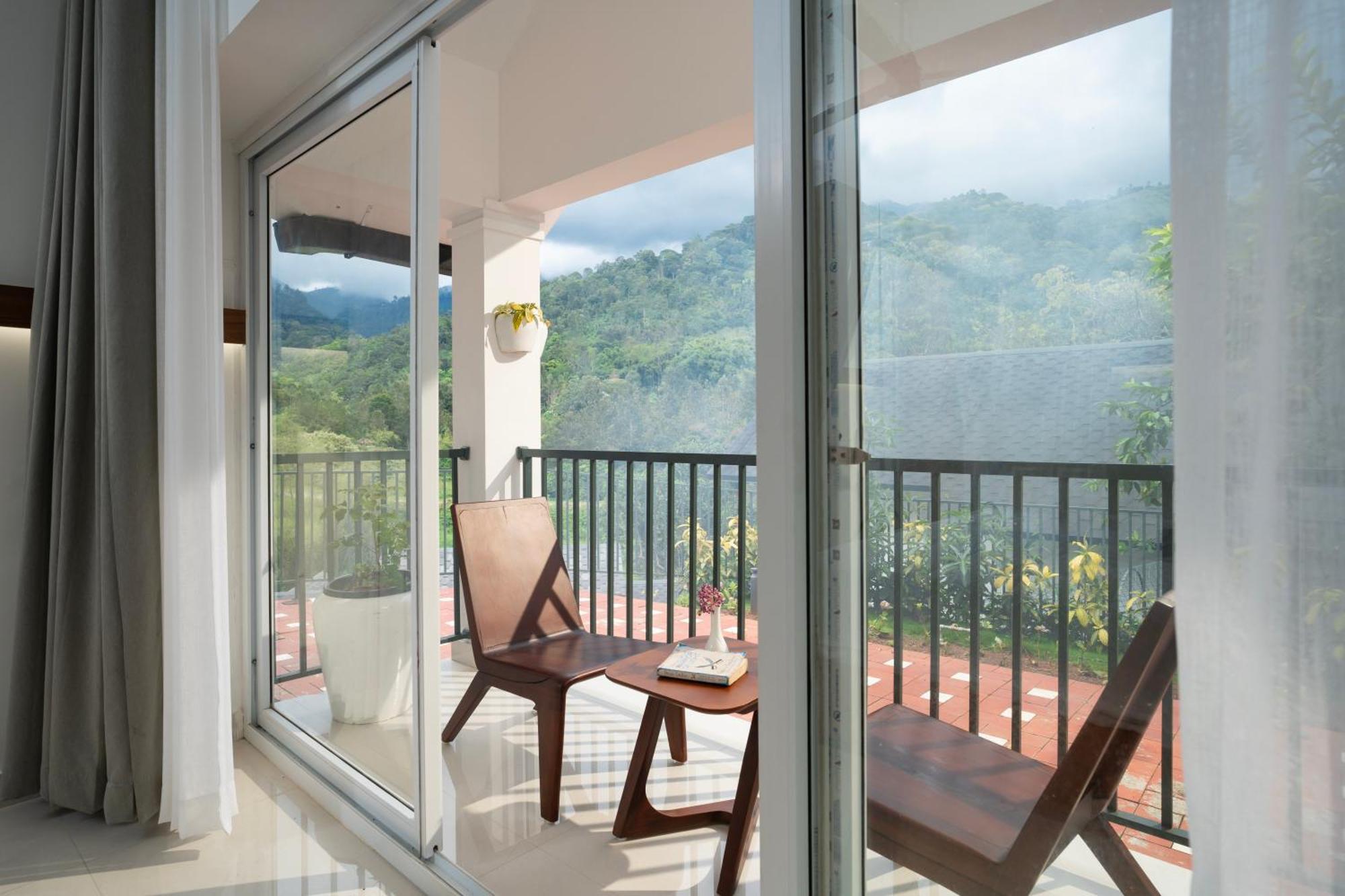 Eden Woods Resorts And Spa Munnar Exterior photo